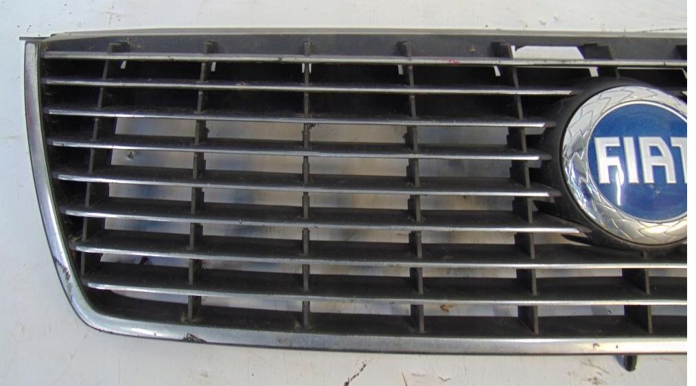 Mriežka maska FIAT CROMA II 2  735397230