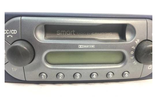 SMART 450 FORTWO RADIO GRUNDIG -- kód nemáme --
