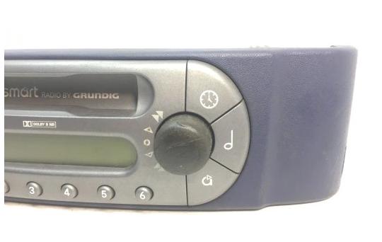 SMART 450 FORTWO RADIO GRUNDIG -- kód nemáme --