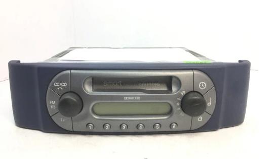 SMART 450 FORTWO RADIO GRUNDIG -- kód nemáme --