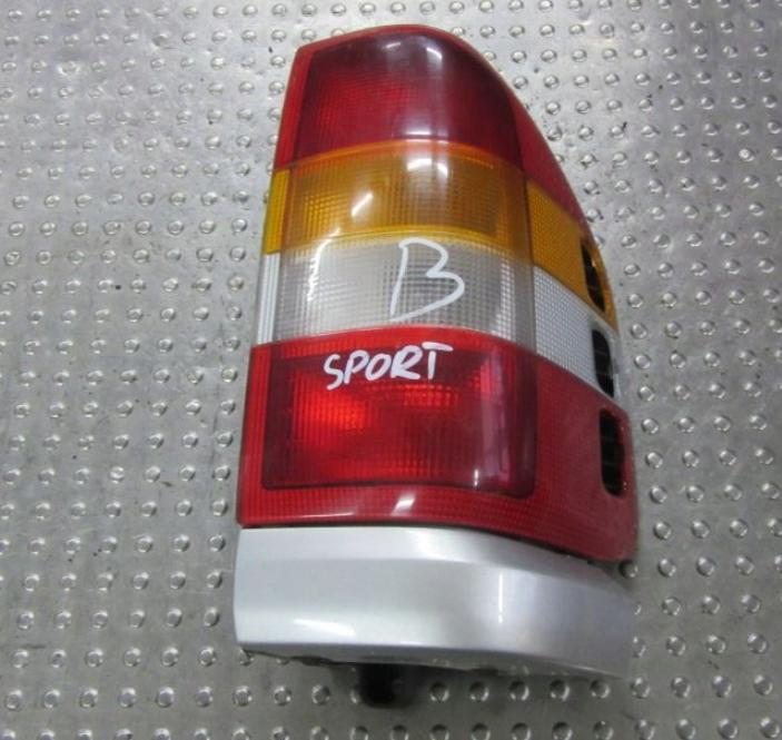 Opel Frontera B 98-04 Svetlo pravá zad - lišta