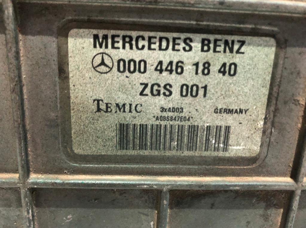 Mercedes Benz  regulátor: motora