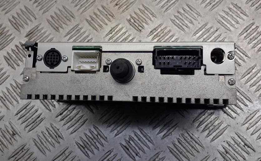 RADIO  MITSUBISHI COLT VI MZ312966 -- KOD NEMAME --