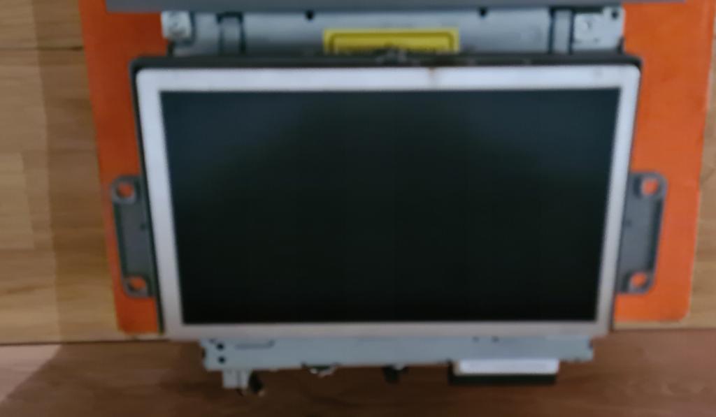 RADIO  Dislpej  PEUGEOT 407 96601833YW -- KOD NEMAME --