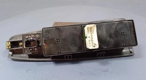 KIA CERATO I Panel okien ľavy predný 621W05560