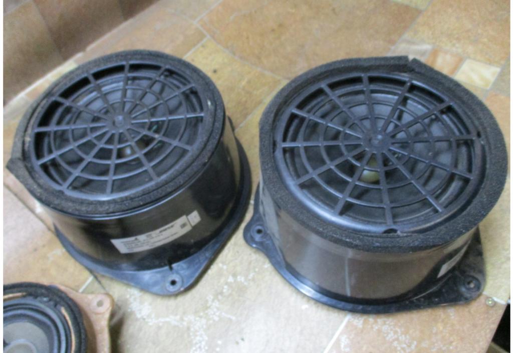 Audi A6 C6  reproduktor: BOSE -