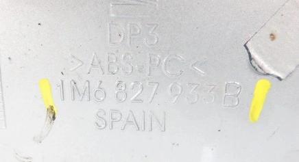 SPOJLER: svetlo brzdových svetiel SEAT LEON I 1M6827933B