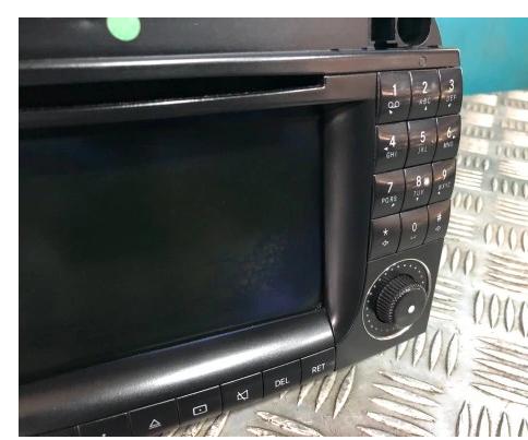 MERCEDES W220 LIFT RADIO Navigácia  - A2208205889 --KOD NEMAME --
