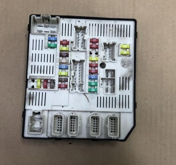 modul skříňka poistková USM MEGANE III 284B60168R