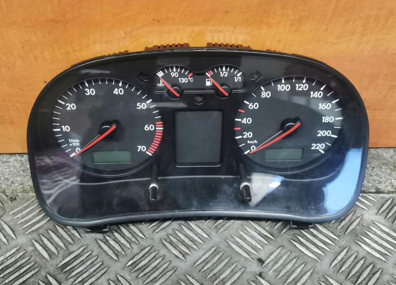 Prístrojovka VW GOLF IV 1.6 benzín OE 1J0920806