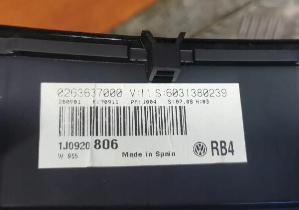 Prístrojovka VW GOLF IV 1.6 benzín OE 1J0920806