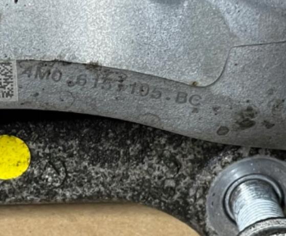 AUDI Q7 4M Brzdič strmeň predný ľavy 4M0615105BC
