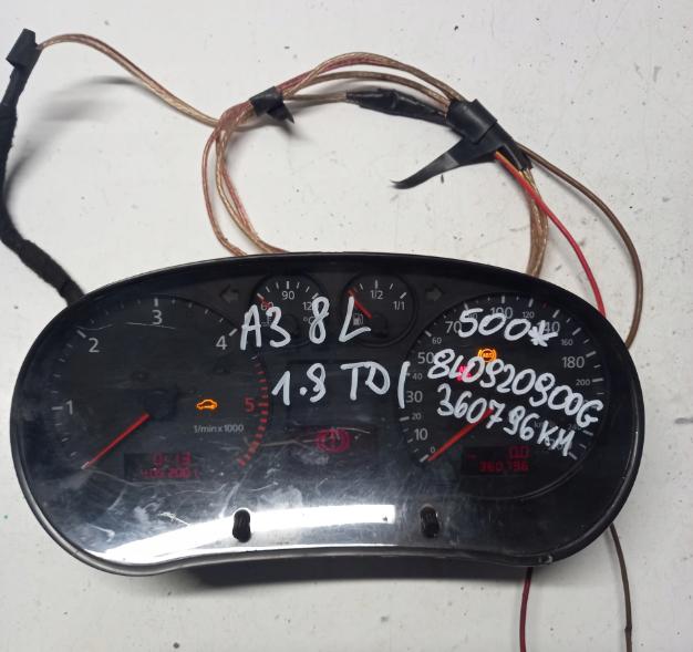Prístrojovka ,dislpej AUDI A3 8L 8L0920900G