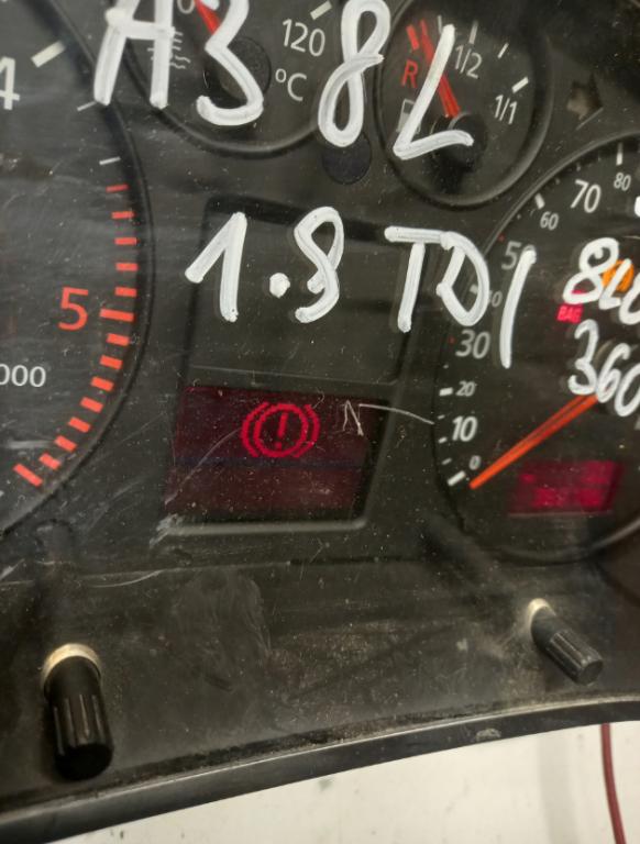 Prístrojovka ,dislpej AUDI A3 8L 8L0920900G