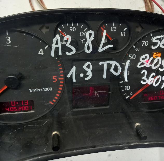 Prístrojovka ,dislpej AUDI A3 8L 8L0920900G