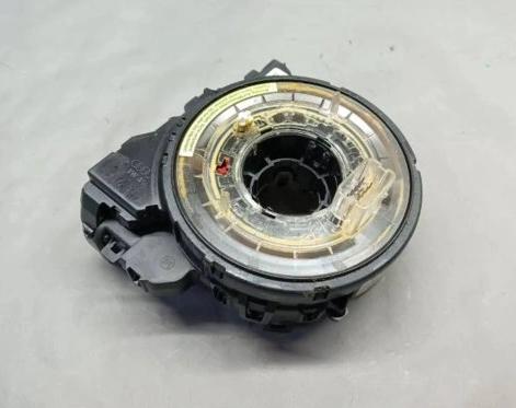 AUDI Q5 A4 B8 Krúžok, slimák, airbag  8K0953568F