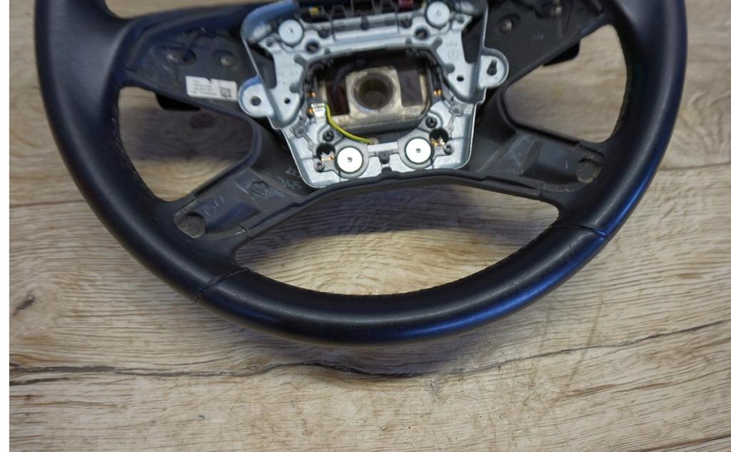 Mercedes w212: volant Trieda E koža: lopatky