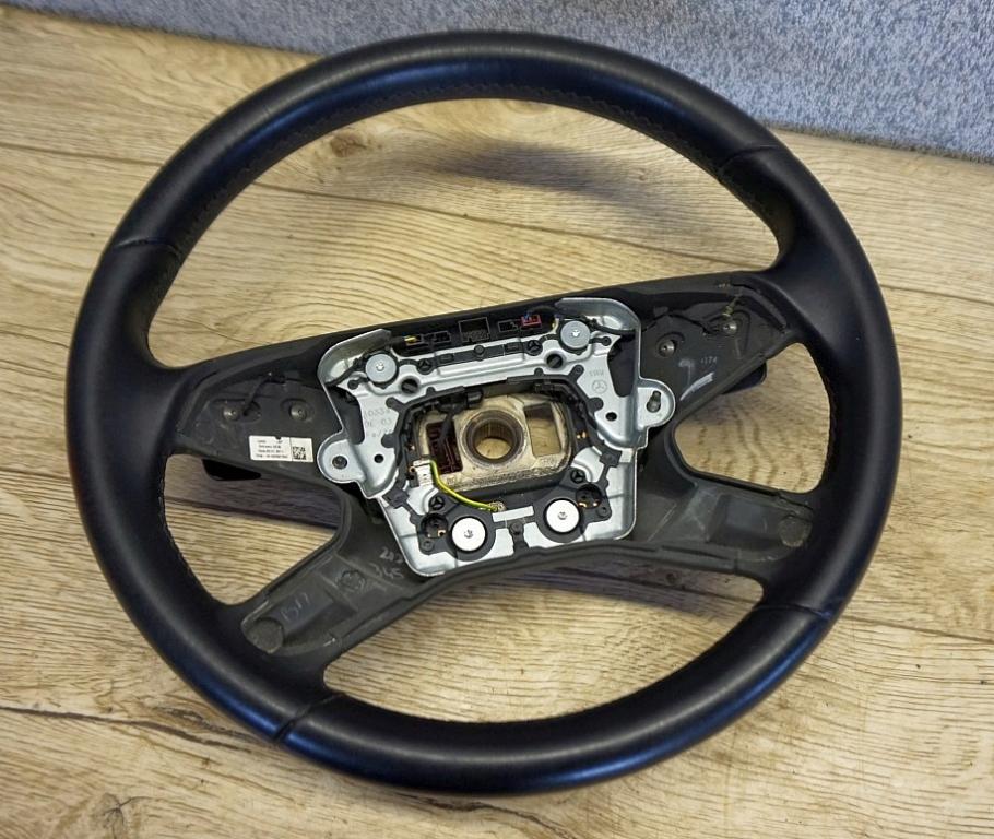 Mercedes w212: volant Trieda E koža: lopatky