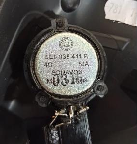 reproduktor trojuholník Dvere L.P.: OCTAVIA III 5E0035411B