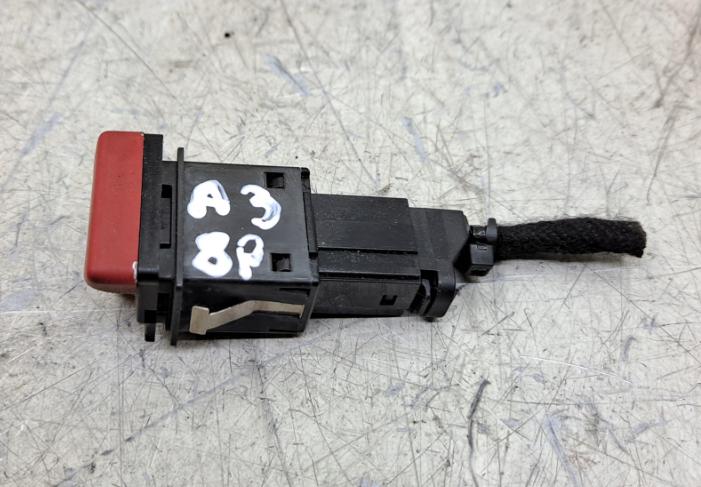 AUDI A3 8P Prepínač svetiel výstražných (núdzových) 2 DIN