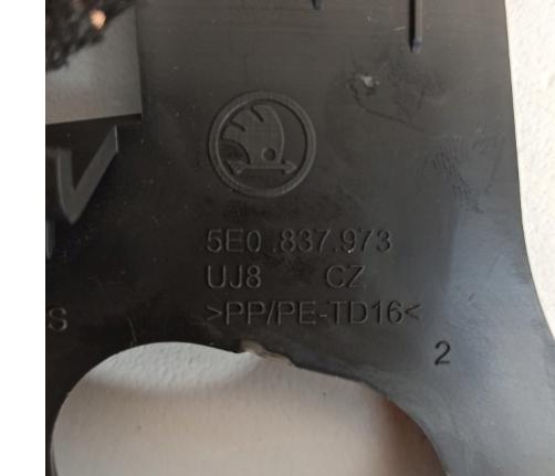 reproduktor trojuholník Dvere L.P.: OCTAVIA III 5E0035411B
