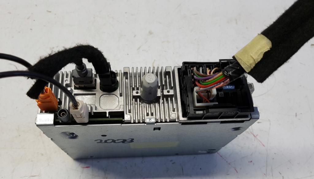 PEUGEOT 2008 Radio rádio 9806730180 -- KOD NEMAME--