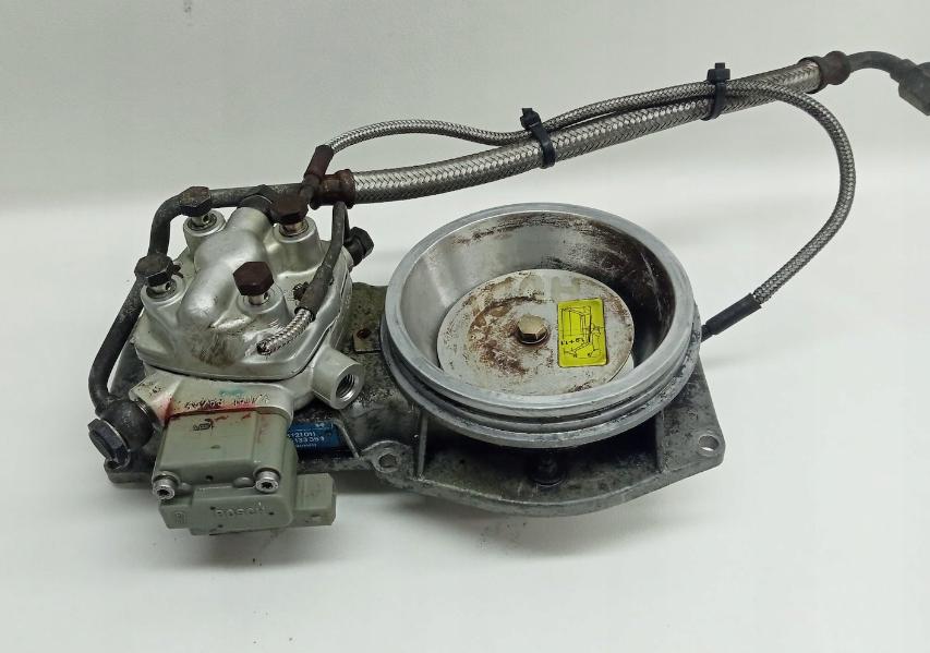 Rozdeľovač paliva AUDI 80 0438101005 0438121011