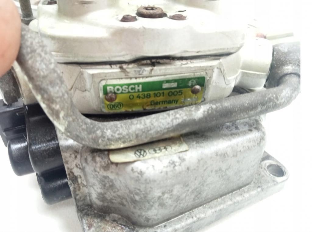 Rozdeľovač paliva AUDI 80 0438101005 0438121011