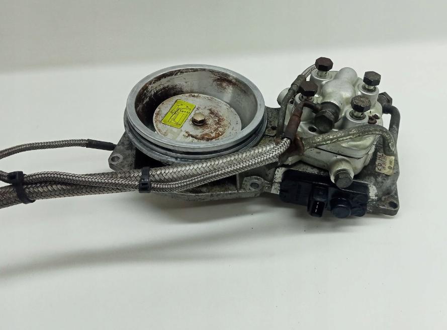 Rozdeľovač paliva AUDI 80 0438101005 0438121011