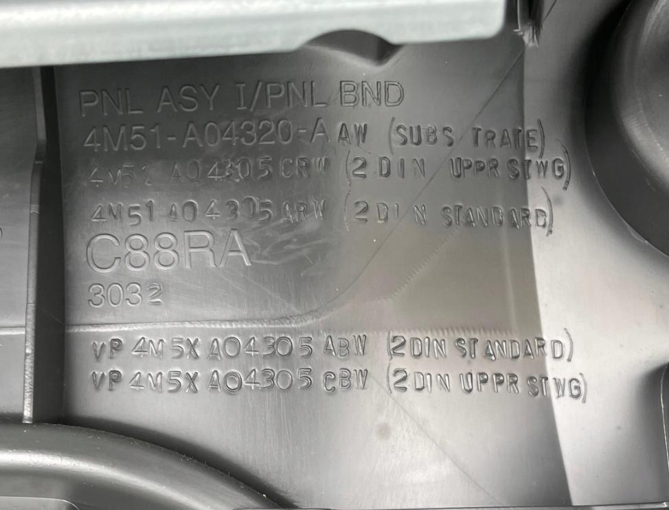 FORD FOCUS MK2 - doska  Palubná doska