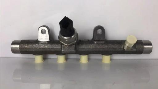 RENAULT NISSAN Lišta vstrekovacia 8200704212