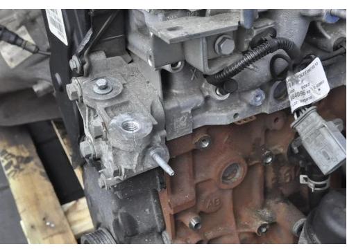 FORD KUGA II MK2 2.0 TDCI 103kW 140 HP Motor UFMA 2014R prasknutý držiak motora -