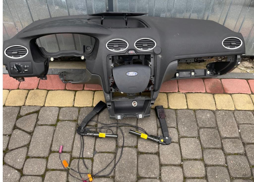 FORD FOCUS MK2 - doska  Palubná doska
