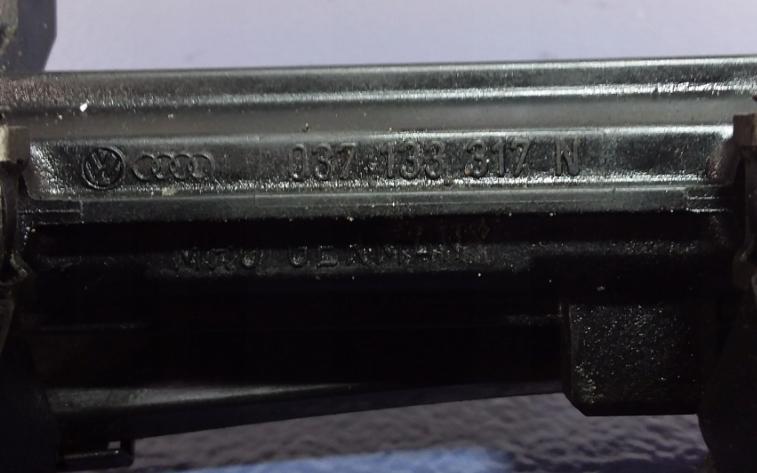 Lišta vstrekovacia 037133317N 06A906031C  VW