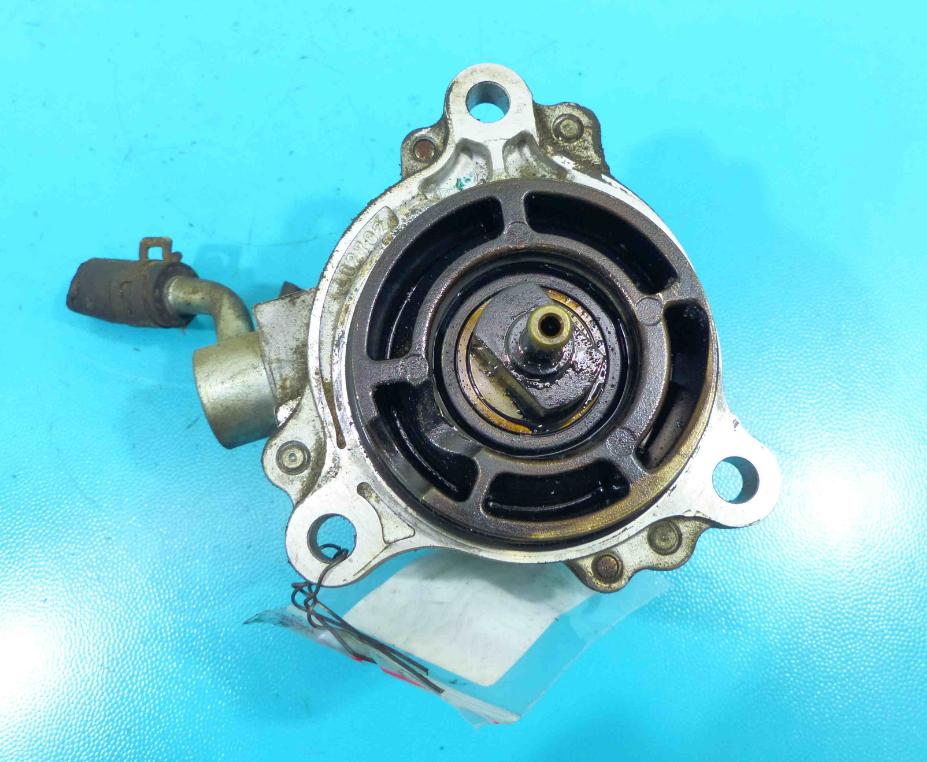 čerpadlo rotačný Mazda 6 GG  RF7J18G00 2.0 citd