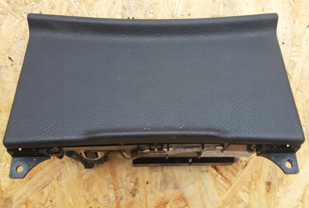 kastlík Popolník: 12V MERCEDES W221 A2216801652
