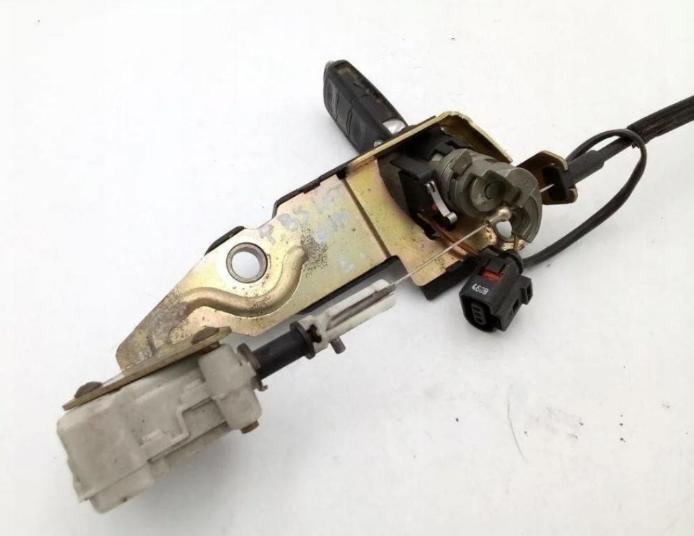 VW Passat B5 lift FL kombi zámek: kufrové dvere klíč: