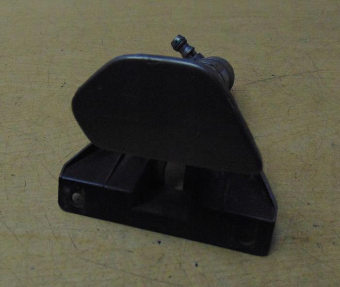 VW TOURAN LIFT 1T0 ostrekovač pravy 1T0955978A