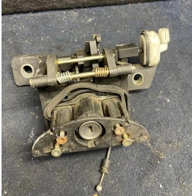 MERCEDES W168 Kľučka kufra zámok A1687400193