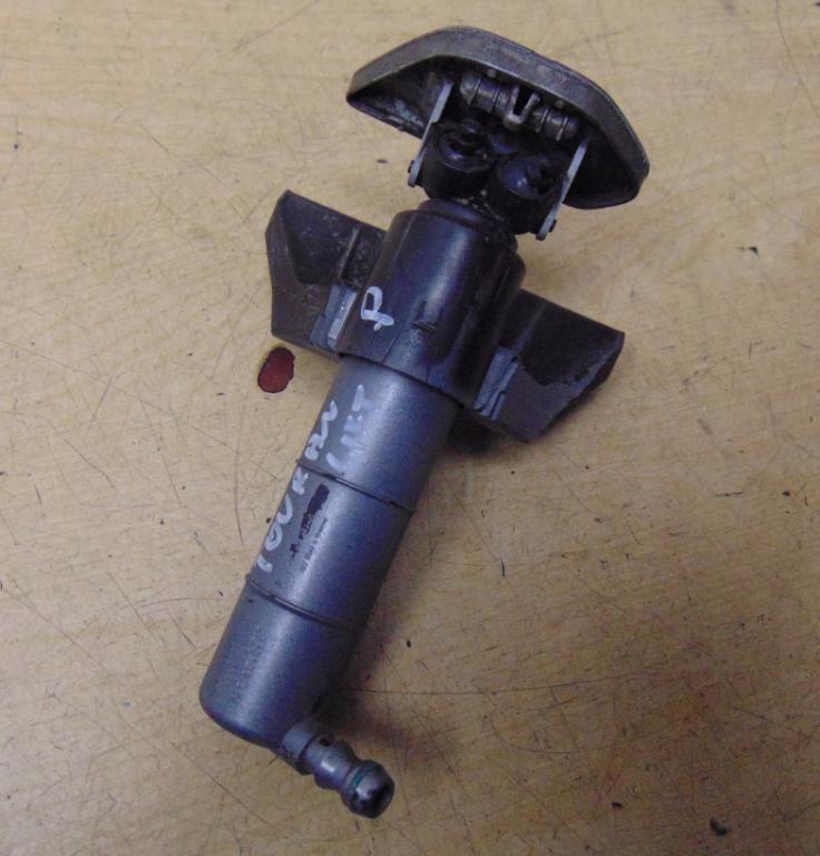 VW TOURAN LIFT 1T0 ostrekovač pravy 1T0955978A