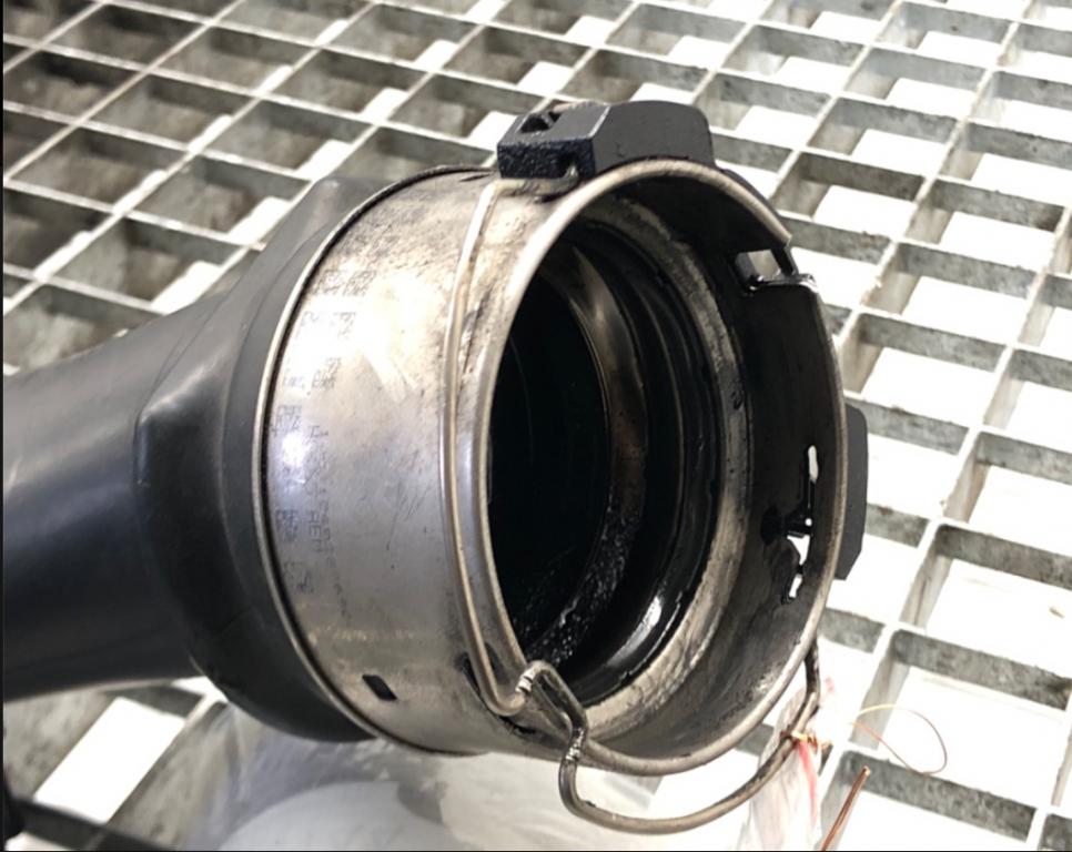 Rúra hadica intercoolera  BMW 3 Touring (E91) 7797483 motor 1.8D 2.0D 105kW (143KM) N47D20