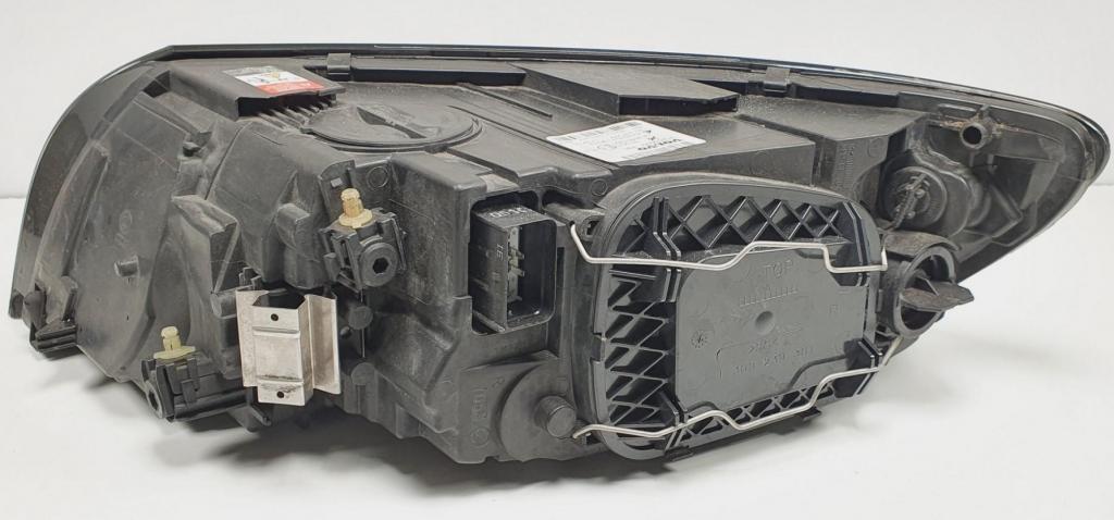 Svetlo pravá predný XENON VOLVO V50 S40 II Európa