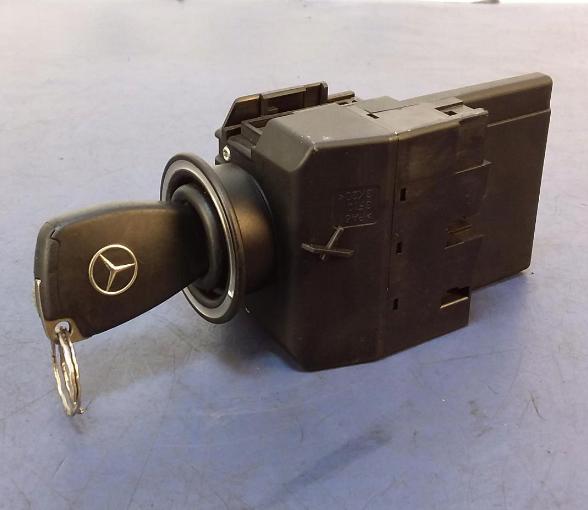 MERCEDES C W203 spinačka kľúč 2035450108