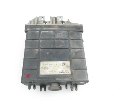 Riadiaca jednotka VW GOLF III 1.6 - AFT 037906025T