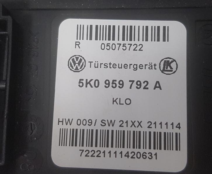 Motorček okna pravy predný VW GOLF VI 5K0959792A
