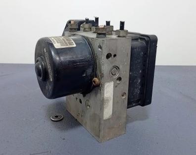 VOLVO S80 I LIFT 2.4 D5 163 HP Pumpa ABS P30643979