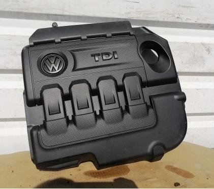 PASSAT B8 kryt motora horny  04L103954T