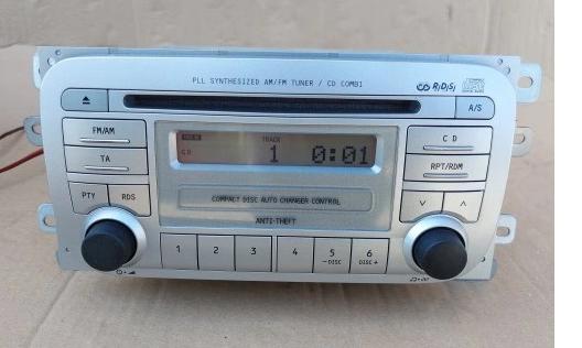 RADIO CD SUZUKI LIANA: CD s kodom