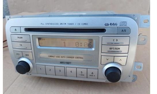 RADIO CD SUZUKI LIANA: CD s kodom