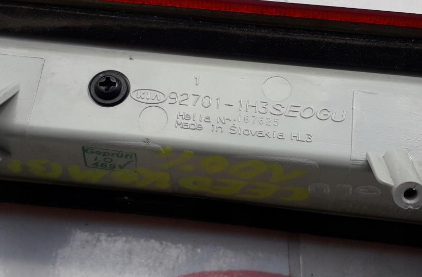 KIA CEED I Combi 07- TRETIE: Svetlo bŕzd    92701-1H3